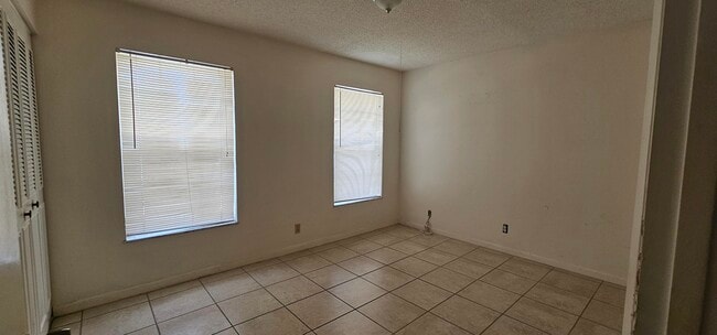 Building Photo - 526 Franconia Cir
