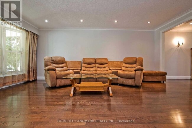 Building Photo - 17 Caravan Dr