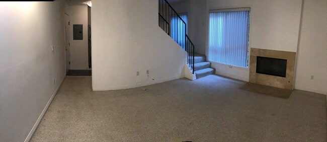 Living room - 3721 Jasmine Ave