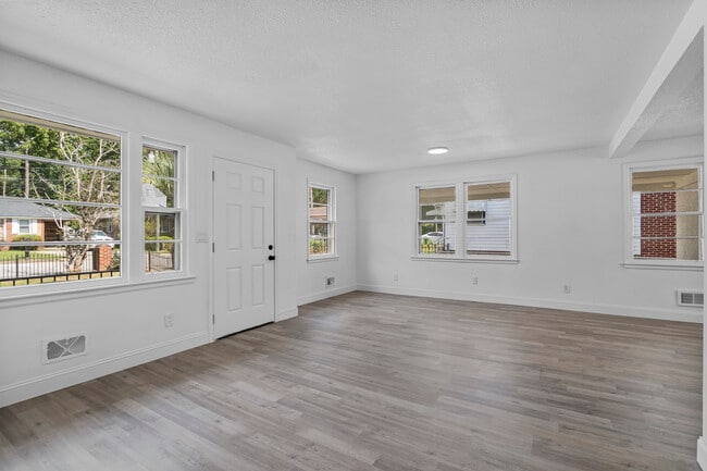 Foto del edificio - 72 Madera Dr