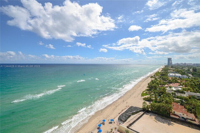 Foto del edificio - 3180 S Ocean Dr