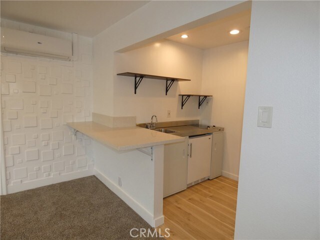 Building Photo - 112 E Olive Ave