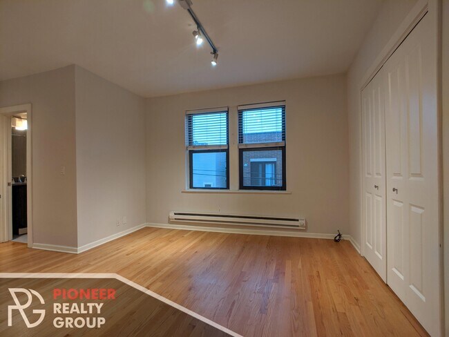 Foto del edificio - 2832 W Palmer St