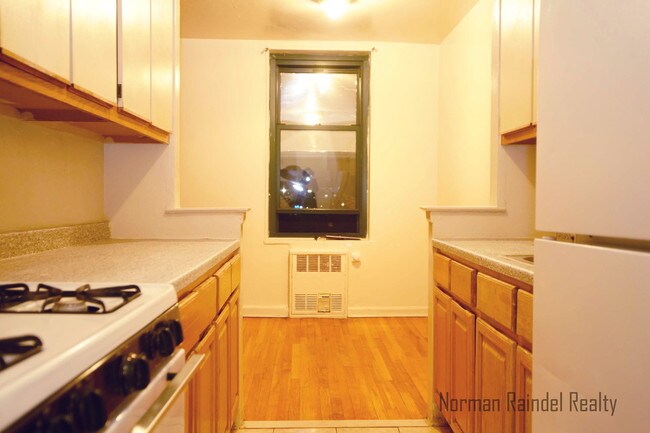 Foto del edificio - 1545 Rhinelander Ave