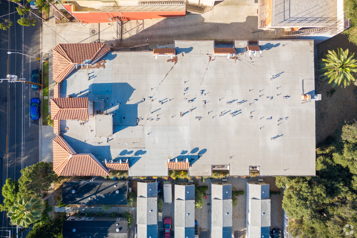 Primary Photo - Monterey Apartments