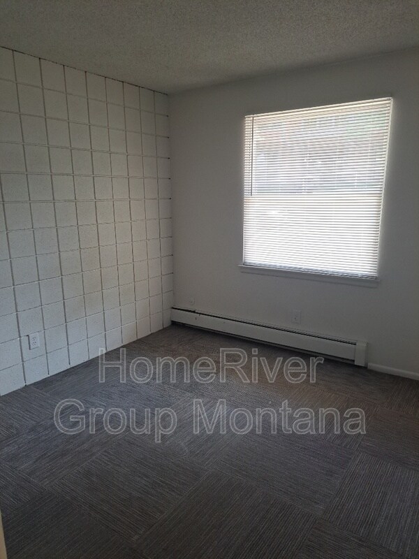 Foto del edificio - 707 SW Higgins Ave