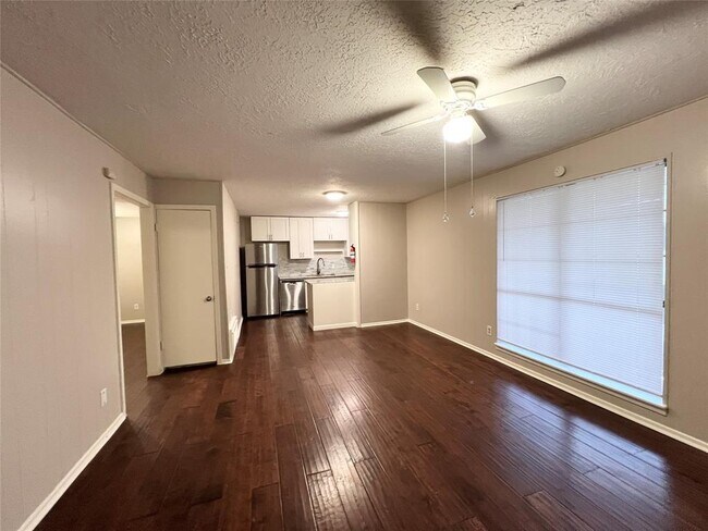 Building Photo - 3316 N MacGregor Way