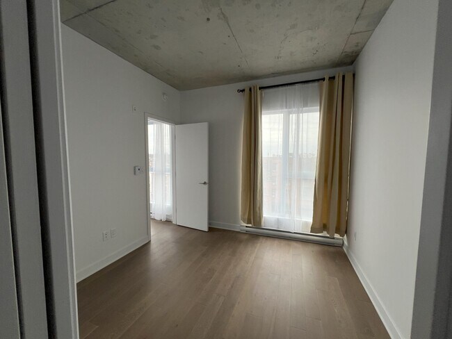 Building Photo - 1971 Rue Du Havre