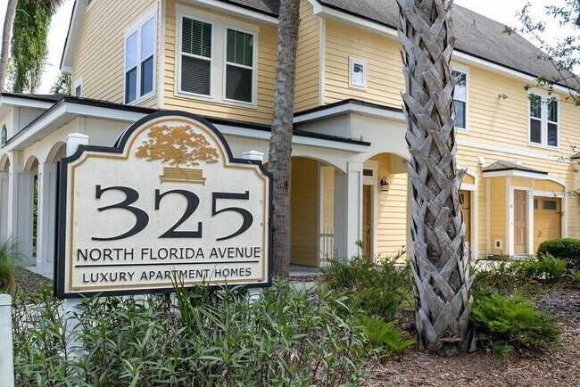 Foto del edificio - 325 N Florida Ave