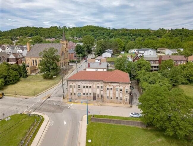 Building Photo - 100 2nd St