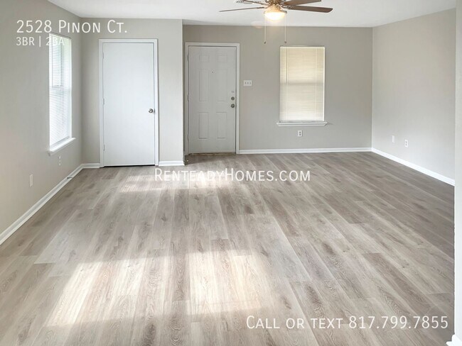 Building Photo - 2528 Pinon Ct