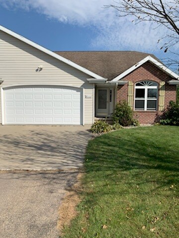 front of duplex - N1166 Redwing Dr