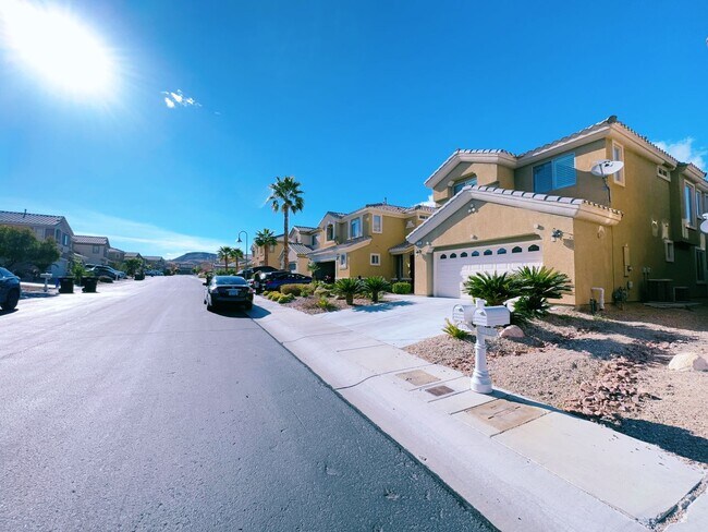 Building Photo - Golf community 4b single family