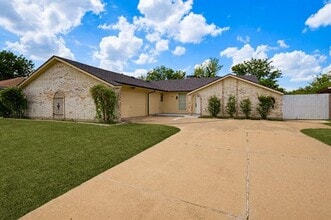 Building Photo - 2127 Tampico Dr