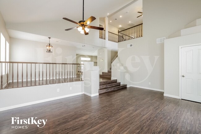 Foto del edificio - 7208 Golden Falcon St