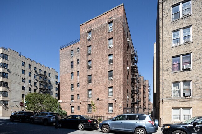 Foto del edificio - 69 Bennett Avenue