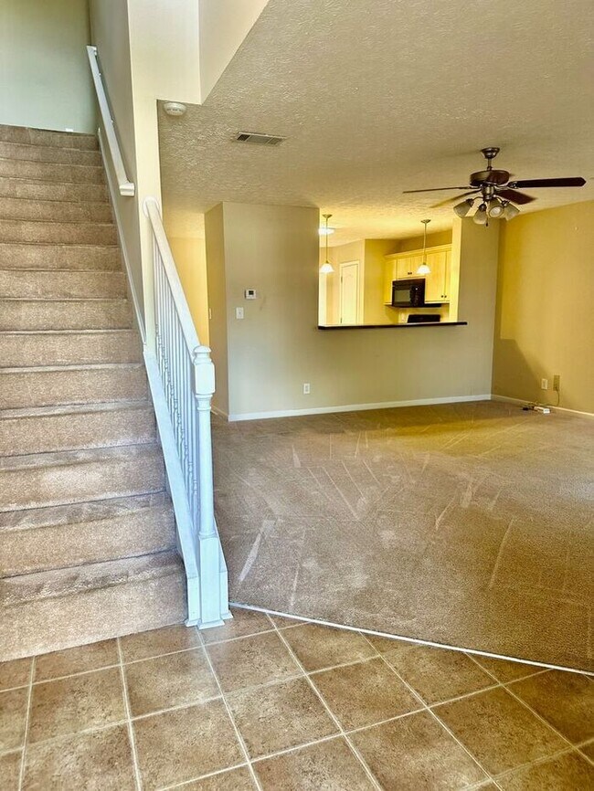 Foto del edificio - Charming 2/1.5 Townhouse