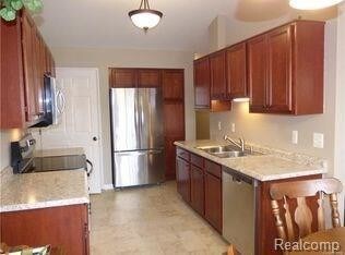 Building Photo - 4026 Stonebridge Dr