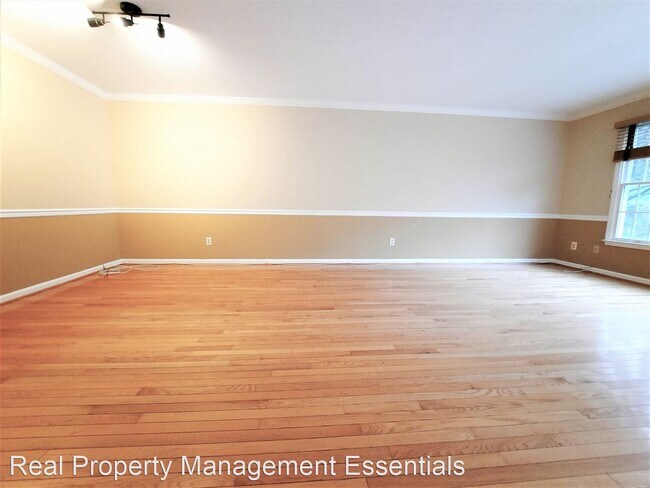 Building Photo - 4 br, 3.5 bath House - 1019 Hidden Moss Dr...