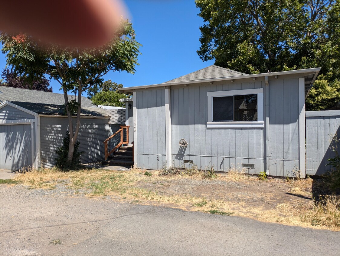 Primary Photo - 134 11th St