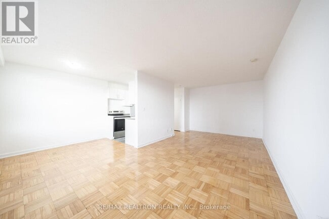 Photo du bâtiment - 165 Cosburn Ave.