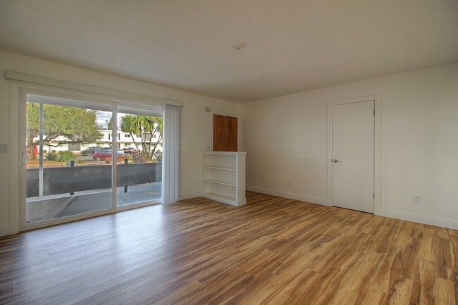 Building Photo - 1525 Atlanta Ct