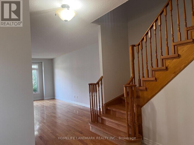 Building Photo - 39 Holly Dr