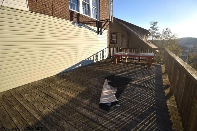 Building Photo - 678 Spruce St