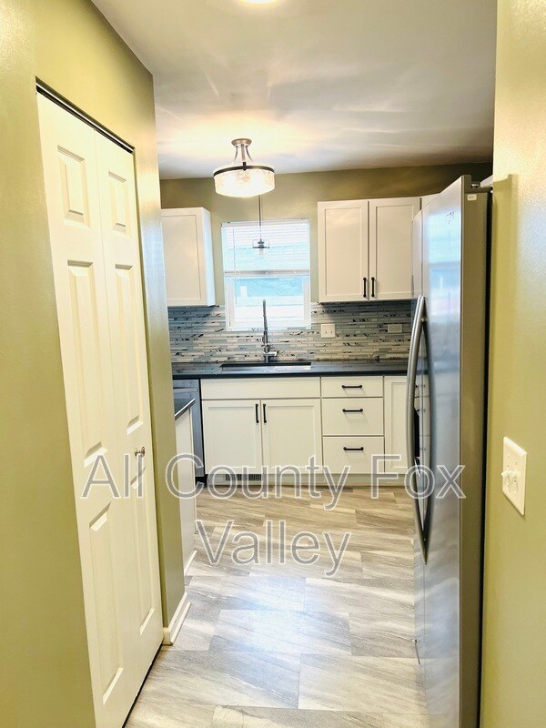 Foto del edificio - 7160 Center Ave