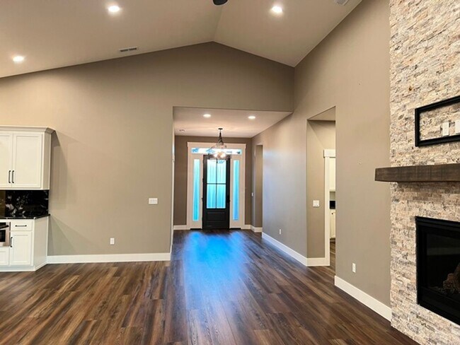 Foto del edificio - 3Bd/2Ba Single Story House - Available to ...