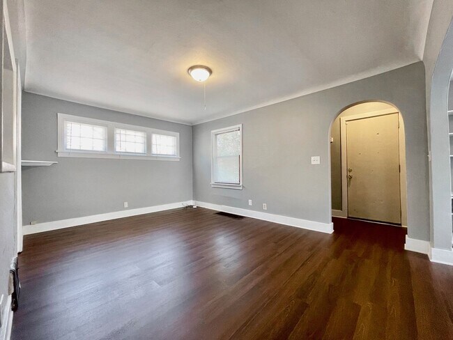 Building Photo - Three Bedroom Home in Muskegon