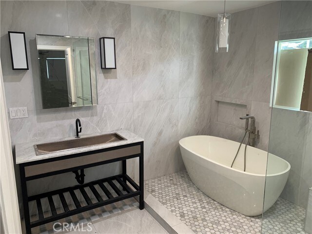 Foto del edificio - 16841 Green Ln