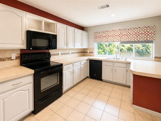 Foto del edificio - 2304 Chinaberry Dr