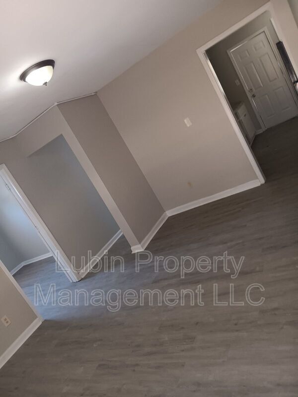 Foto del edificio - 1744 N Graham St