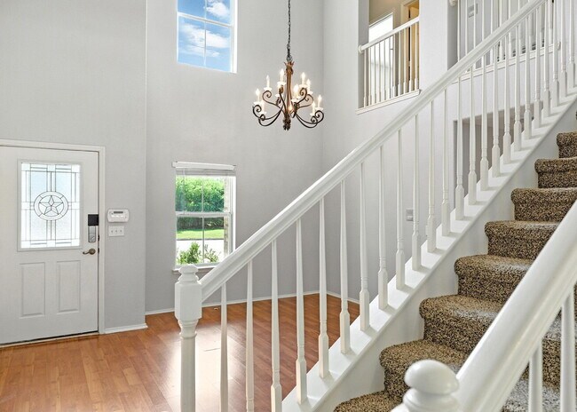 Foto del edificio - Striking Two-Story New Braunfels Rental Home