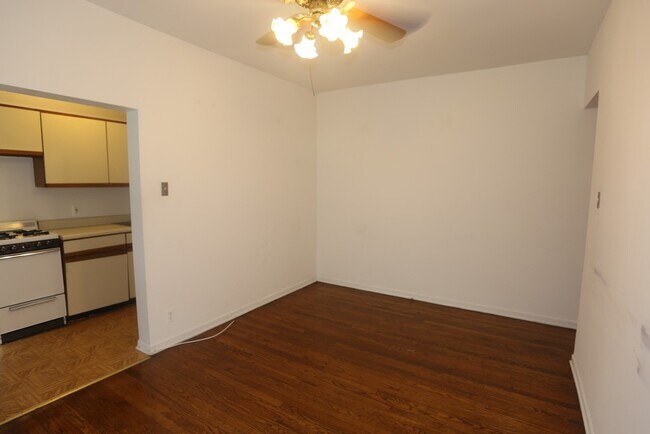 Building Photo - 3028 N Halsted St