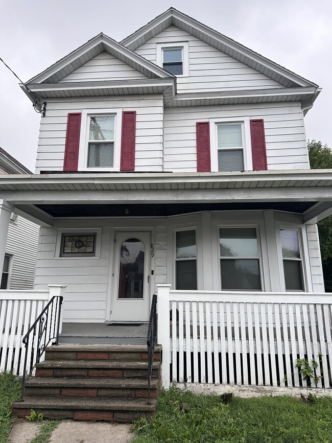 Building Photo - 829 Washington Ave