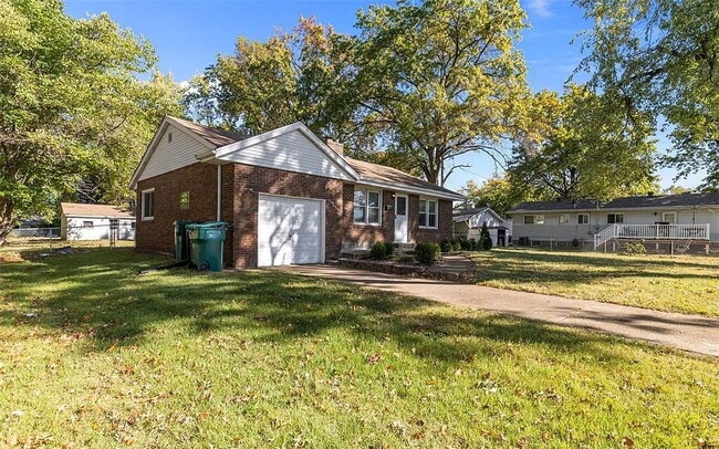 Building Photo - Spacious 3-Bedroom Rental in St. Louis! (Section 8 Welcome)