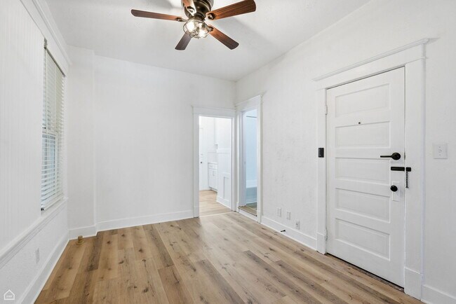 Foto del edificio - 107 1/2 Dean St