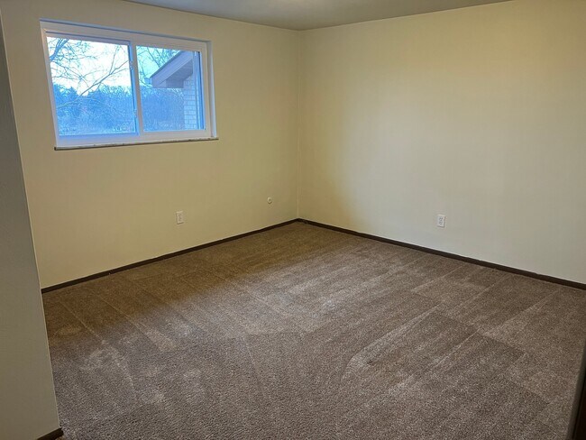 Building Photo - 39 Soltis Drive