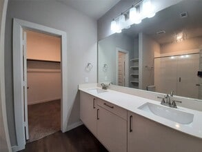 Building Photo - 9881 Grosbeak Ln