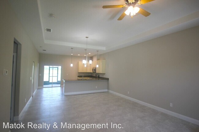 Building Photo - 3 br, 2 bath House - 4 Lindsay Dr Unit B