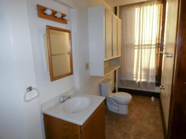 Foto del edificio - 15 E Main St