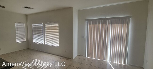 Building Photo - 4 br, 2.5 bath House - 1161 Maple Pines Ave