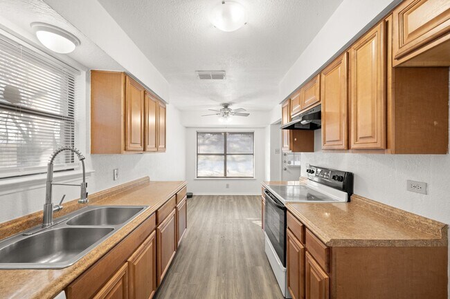 Foto del edificio - 7509 Echo Hill Dr