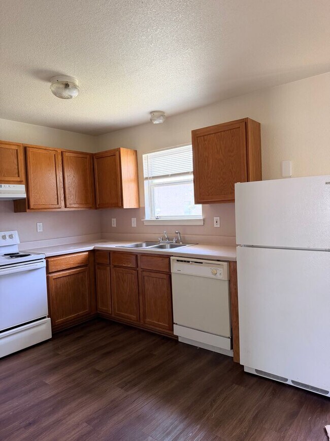 Foto del edificio - 3204 Hereford Ln