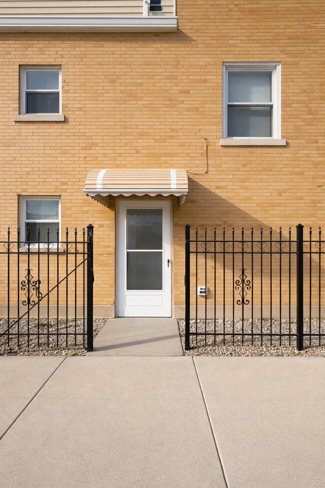 Foto del edificio - 4858 S Springfield Ave