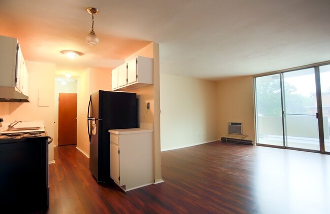 Building Photo - 1800 Jefferson Park Ave