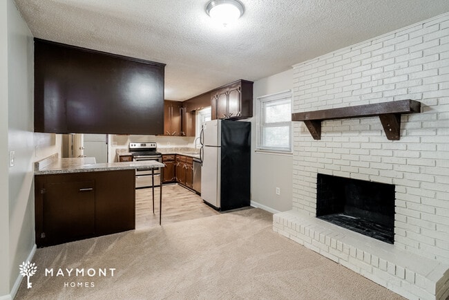 Building Photo - 212 Raintree Dr