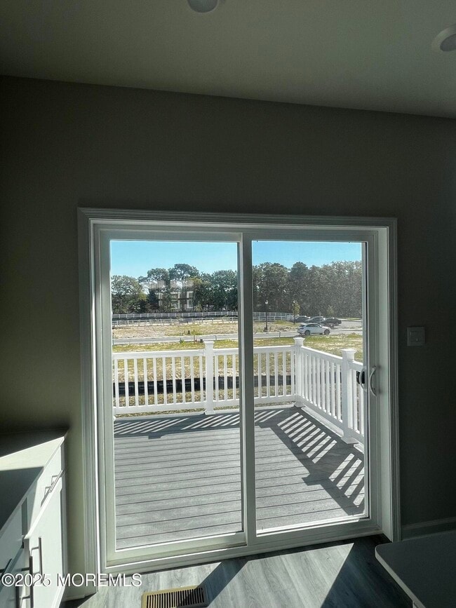 Building Photo - 10 Baybreeze Dr